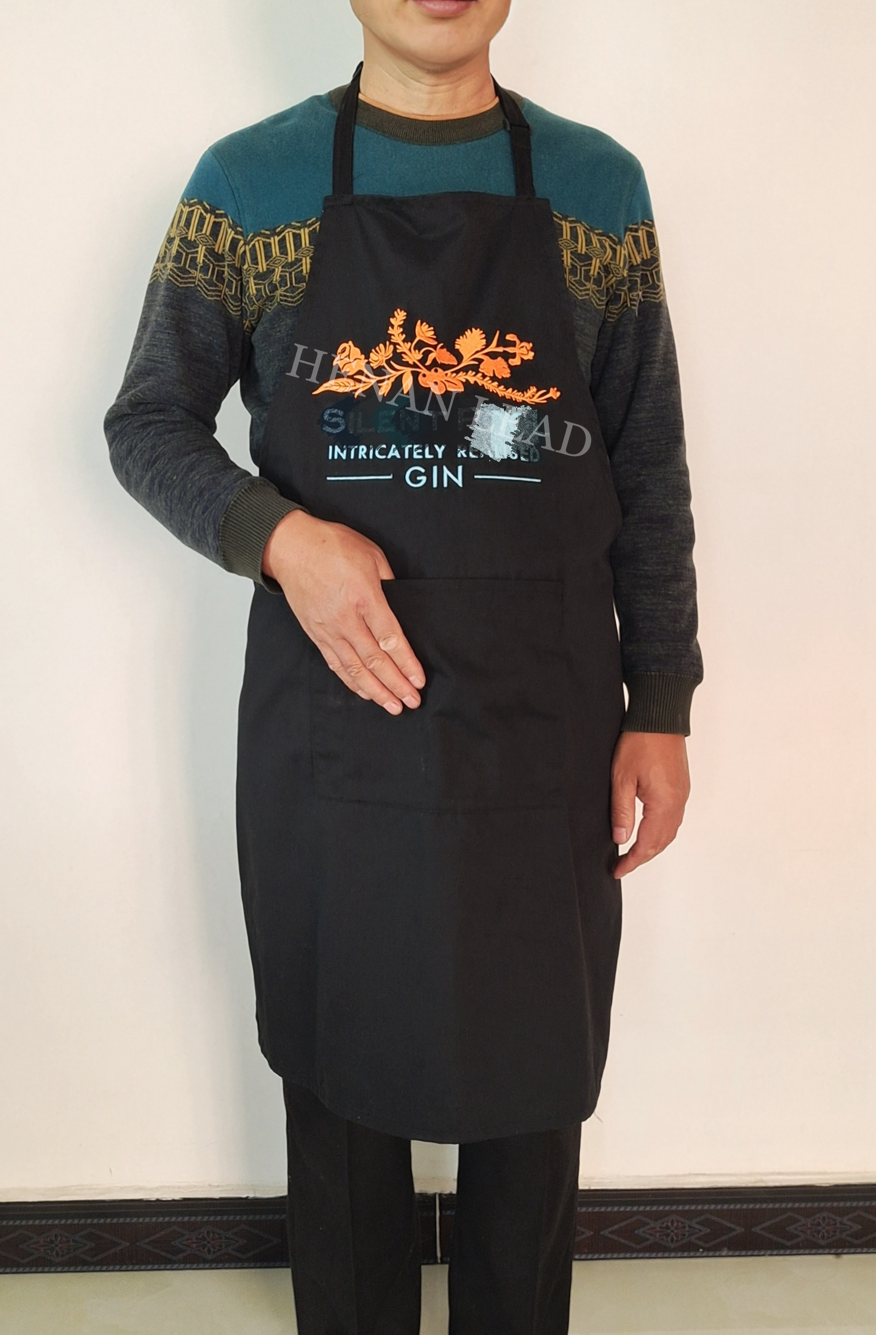 【Henan Lead】256gsm 65/35 poly-cotton twill blend chef bib apron standard long apron LOGO embroidered