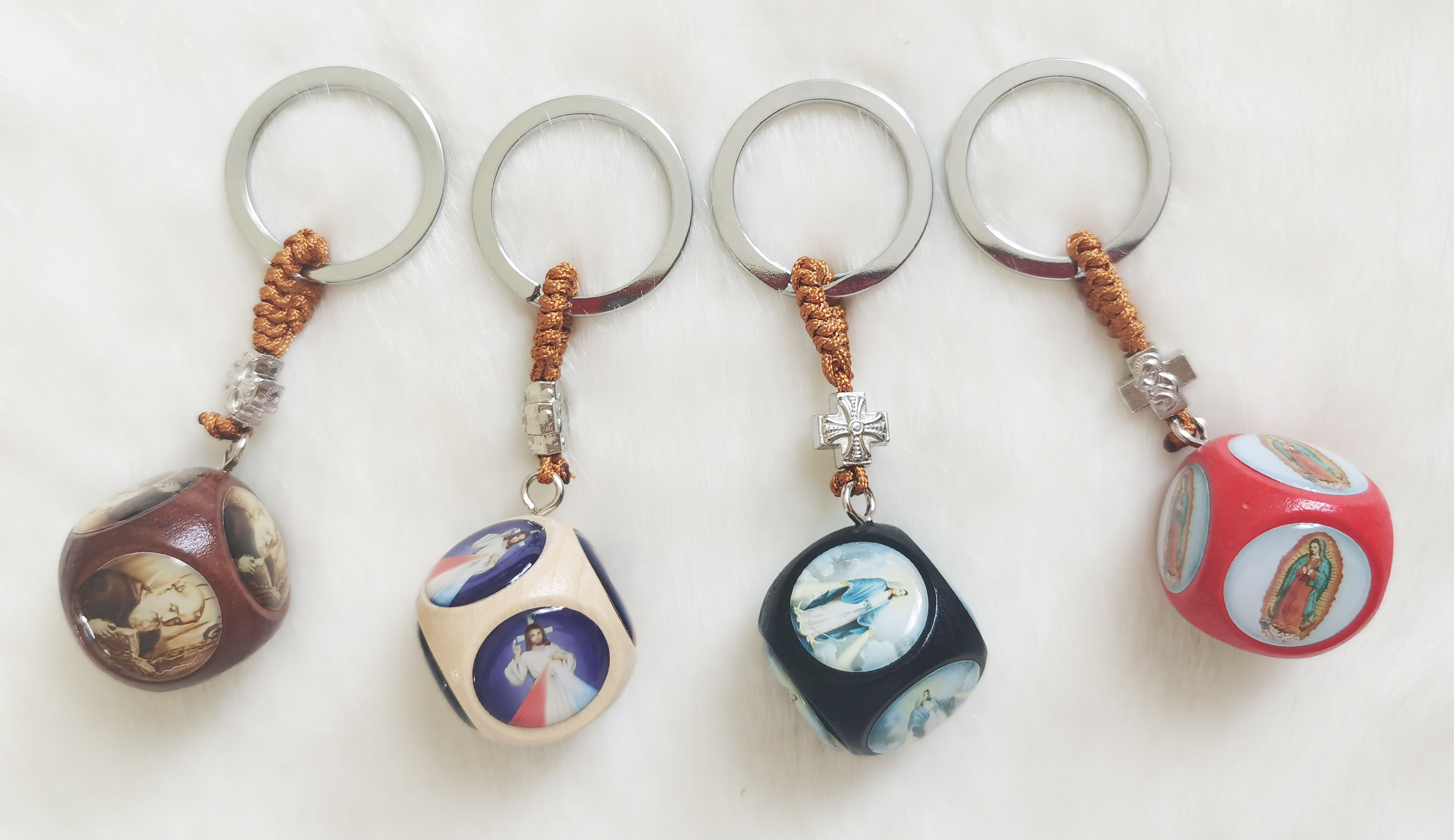 Wholesale Custom High Quality New Design Religious Souvenirs Glass key chain Wood Key Chain
