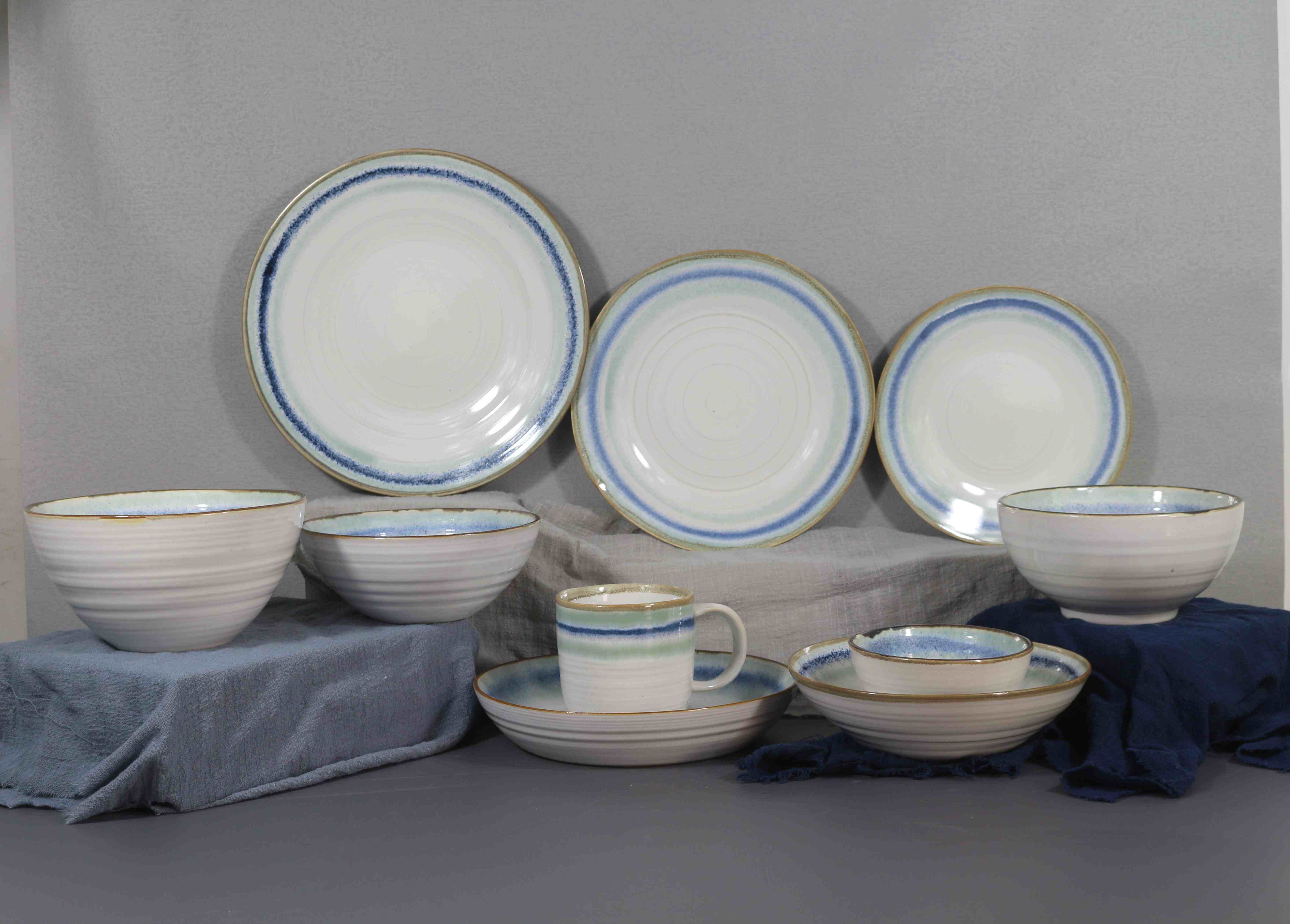 Hunan Legend Porcelain Industry CO.,Ltd – Embossed porcelain dinner set 2