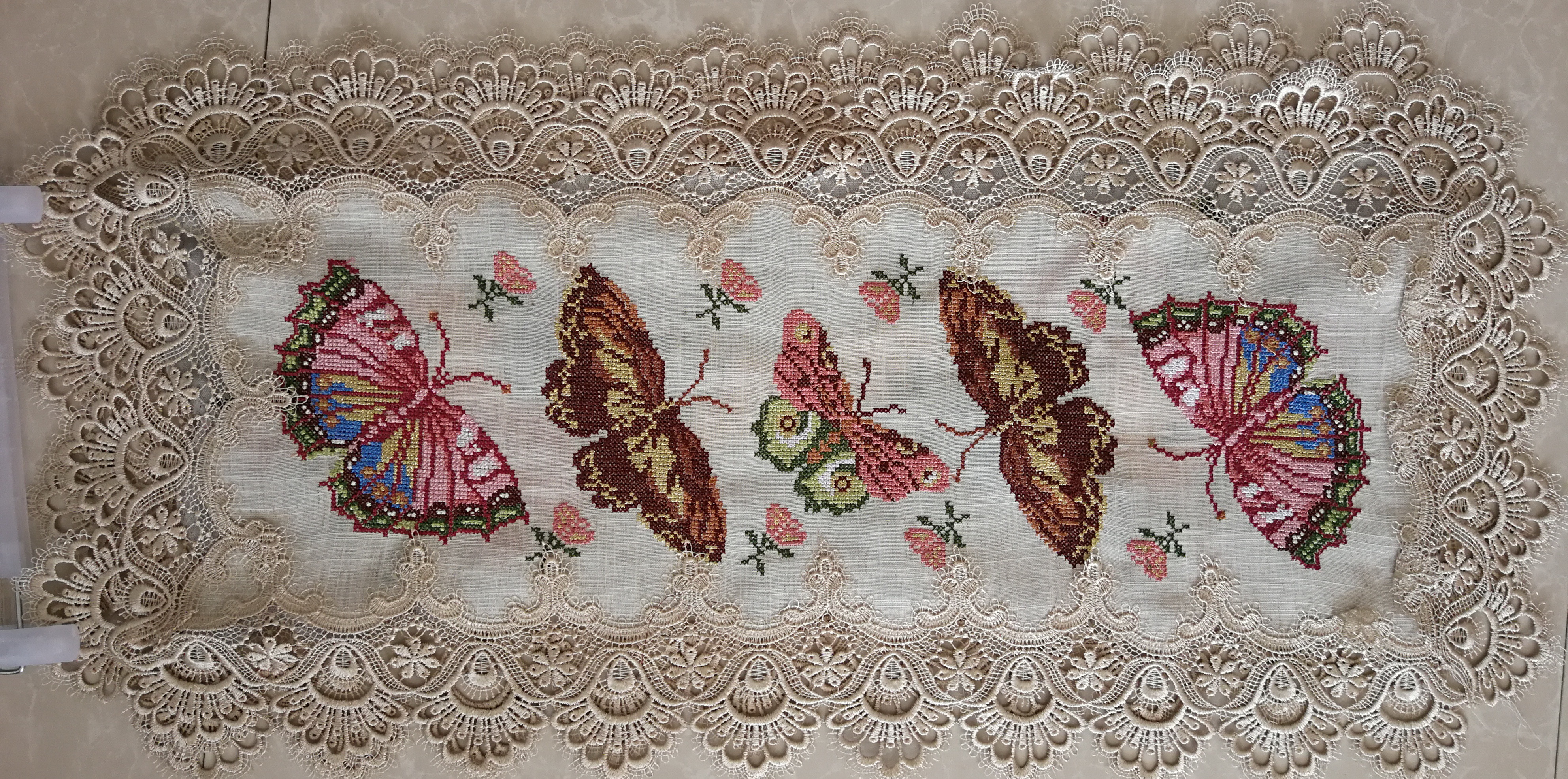 Tablecloth With Embroidery And Cutwork