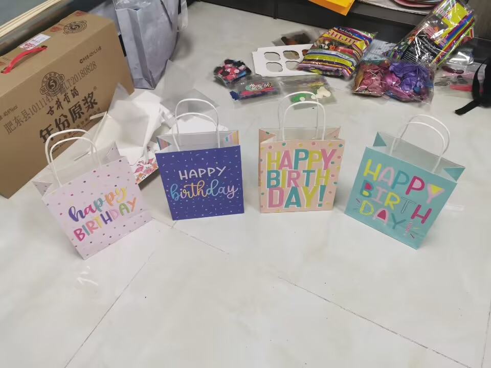 Happy Birthday Gift Bags 4ct