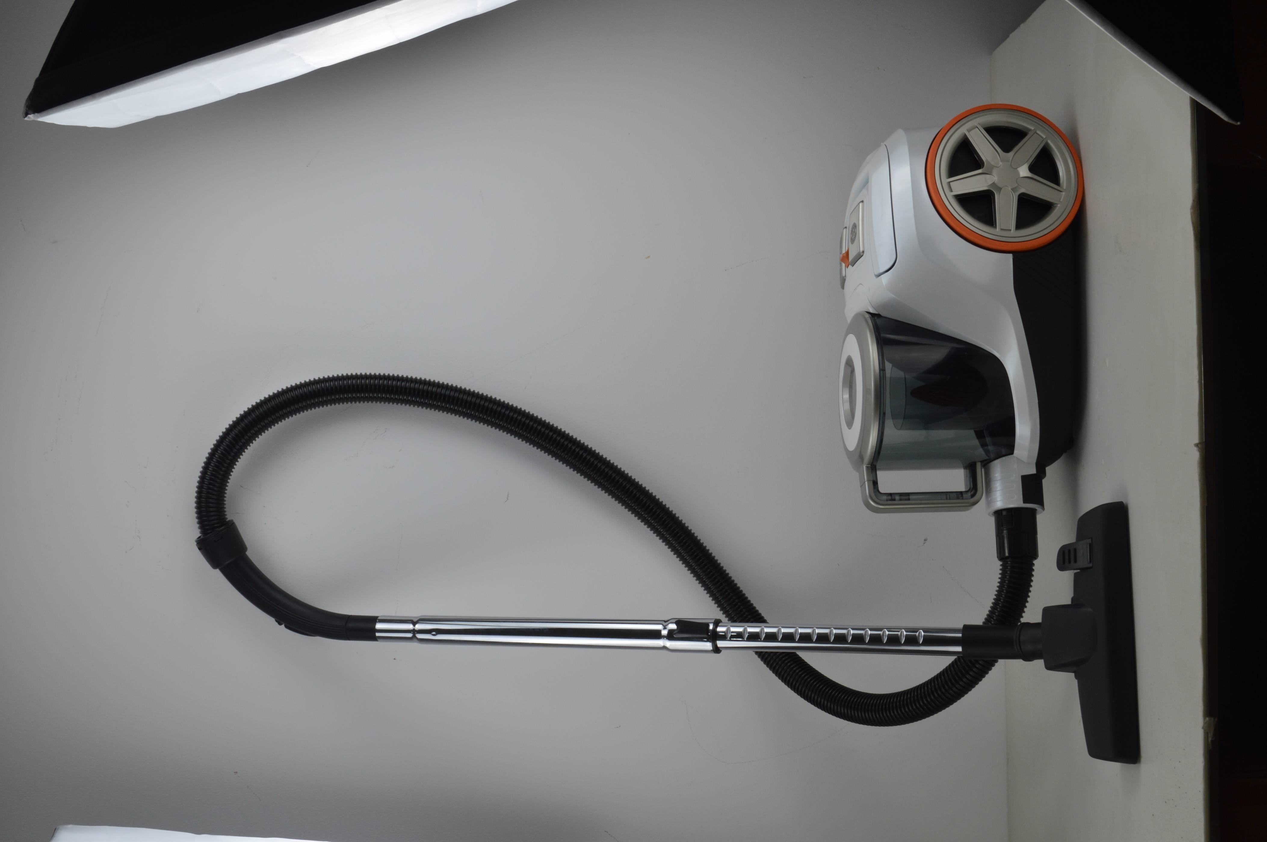 Cyclone bagless vacuum cleaner