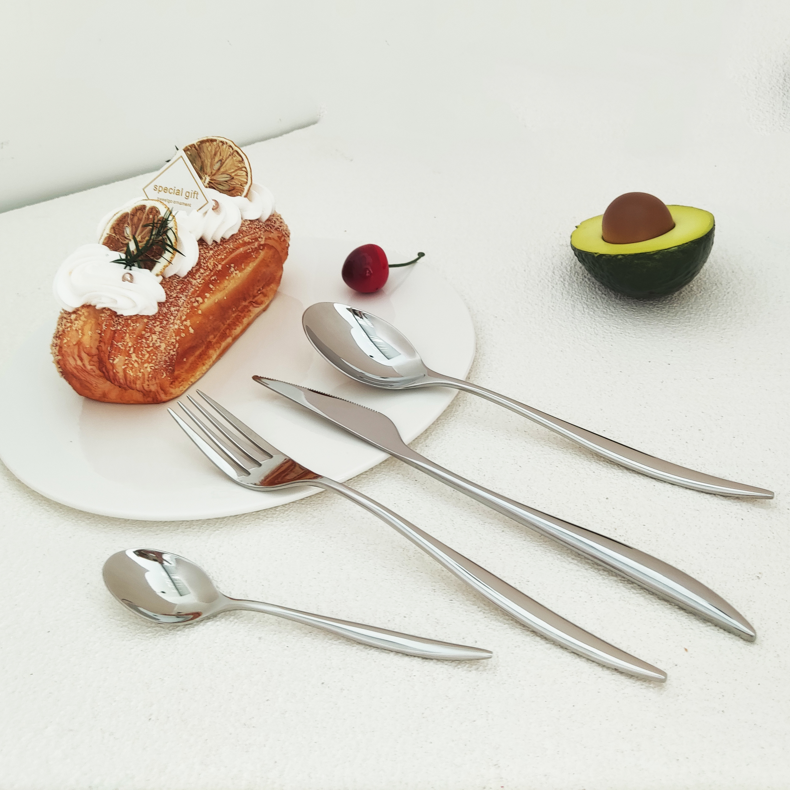 Stainless steel cutlery set