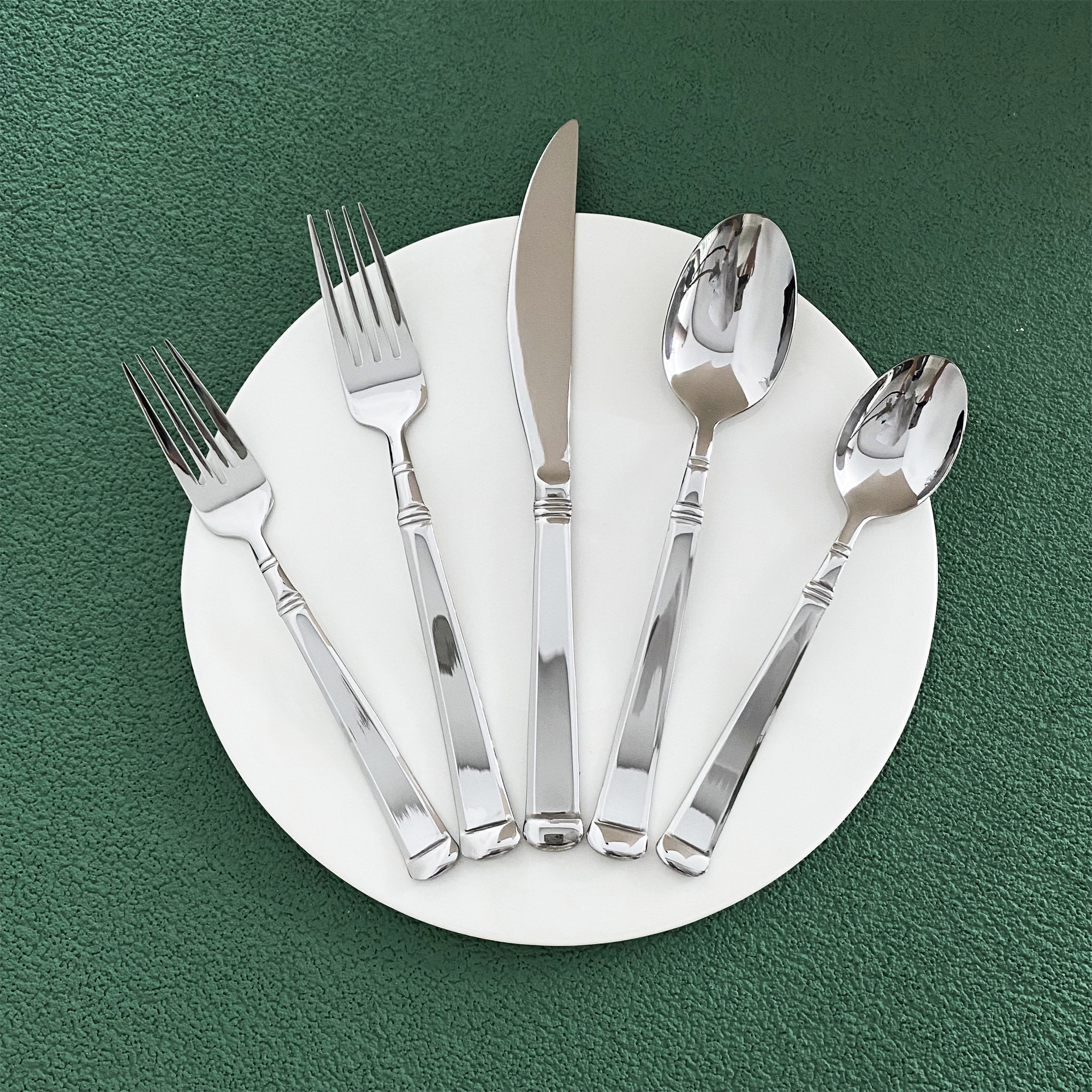 Stainless steel cutlery set