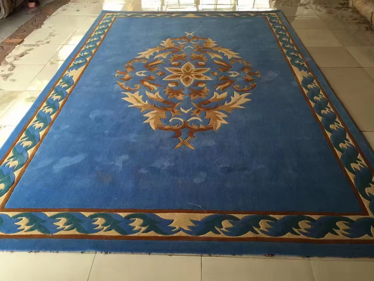 customized hand tufted acylic wool carpet blue color flower design carpet