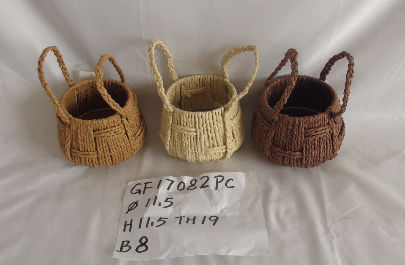 Plastic basket， hang bag