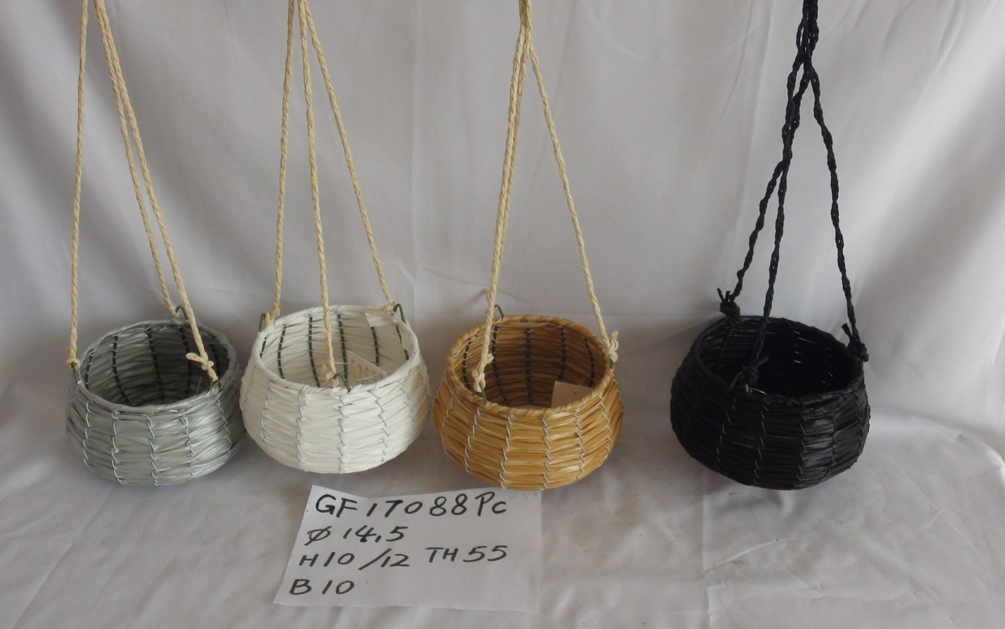 Plastic basket， hang bag