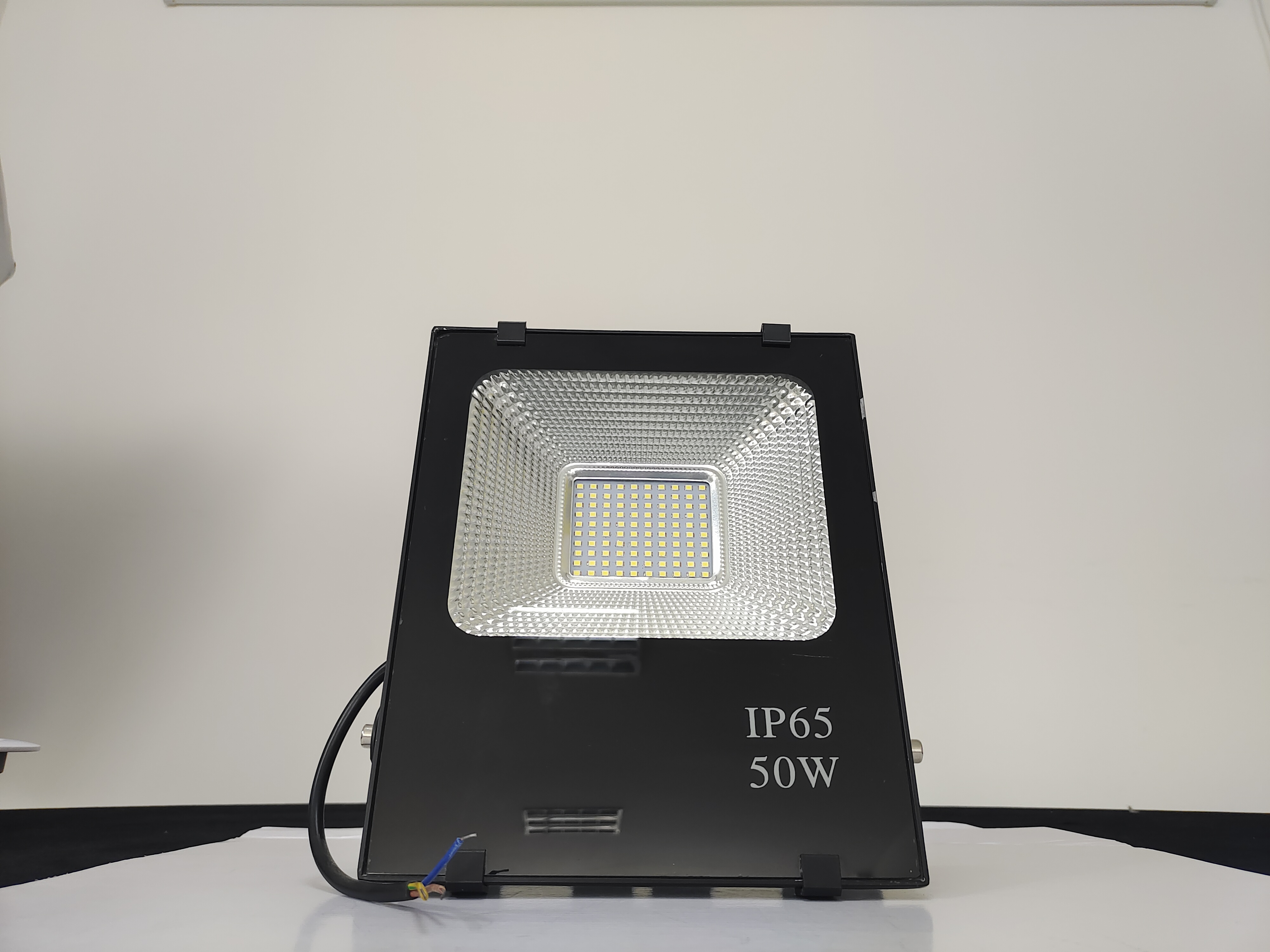 Solar flood light