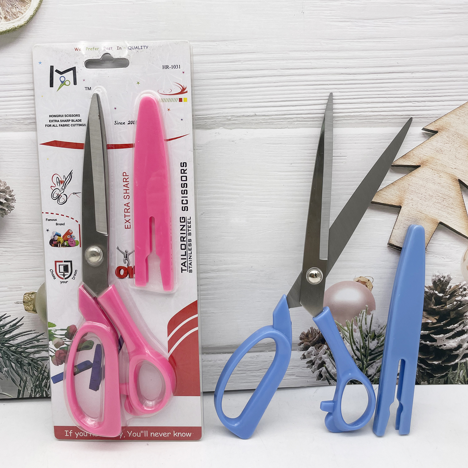 Scissors with sleeve
