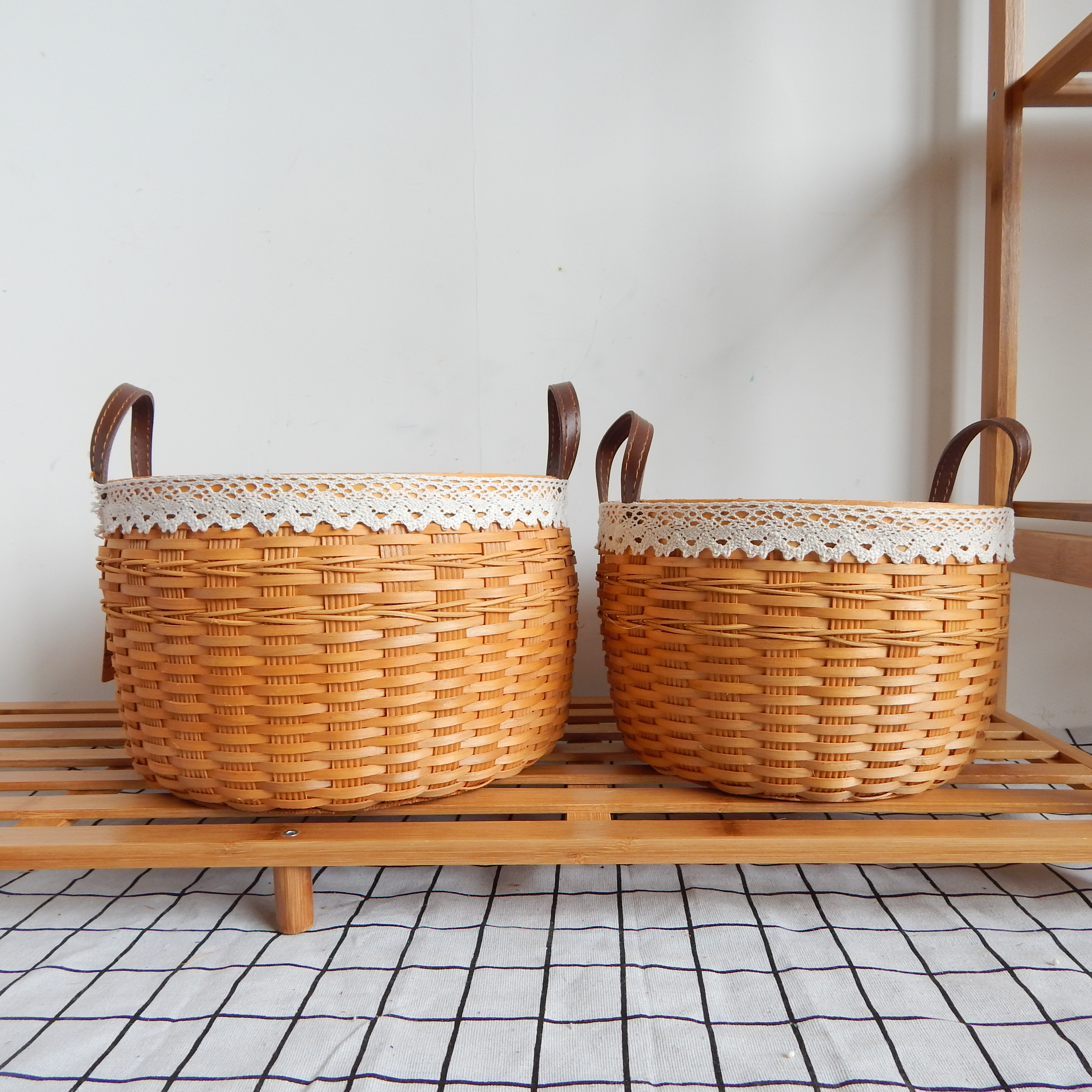 Woodchip storage basket