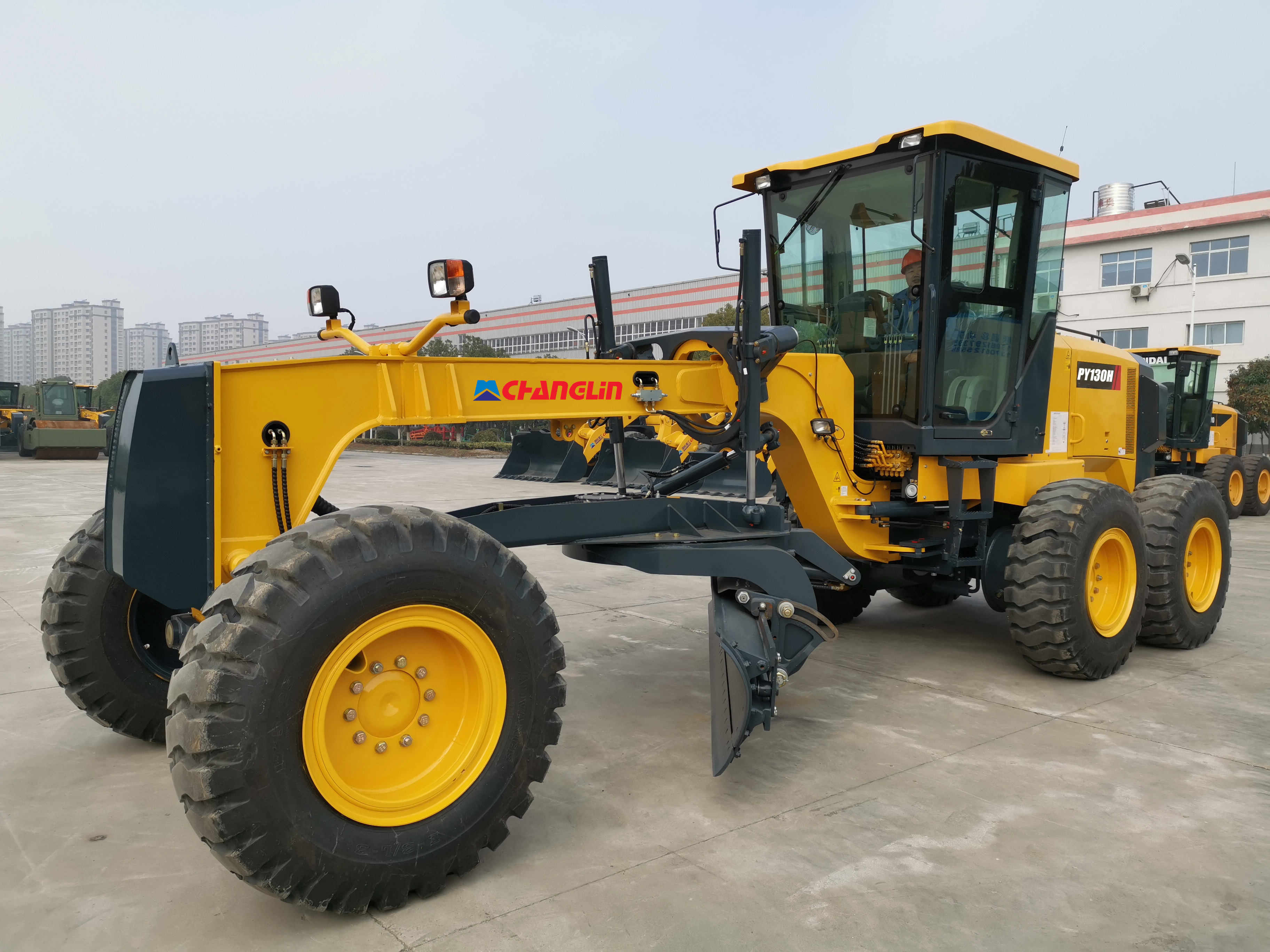 713H motor grader