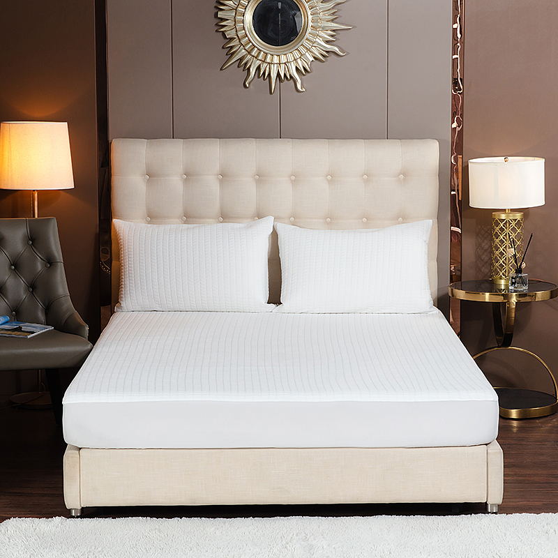 Middle Molecules cooling waterproof mattress protector and pillow protector