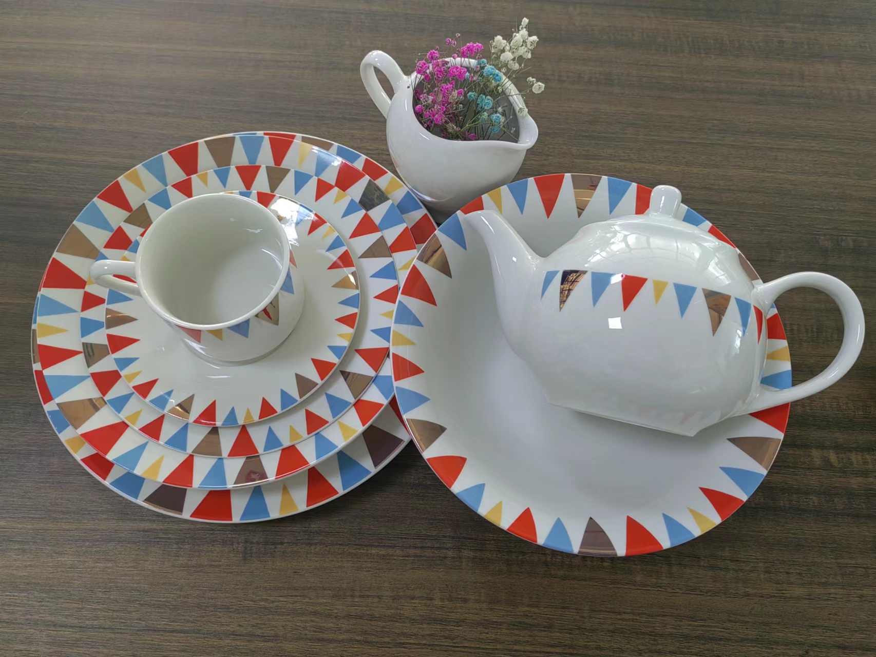 White porcelain applique tableware