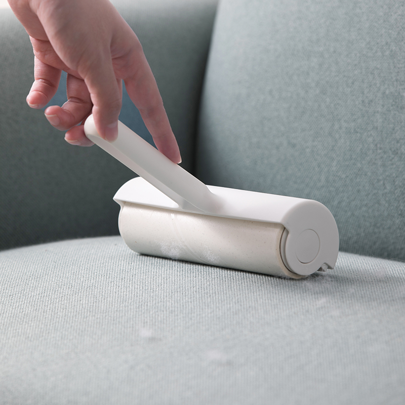 Portable dust and debris remover for bed, couch, carpet, car seat or dog and cat hair fur remover
