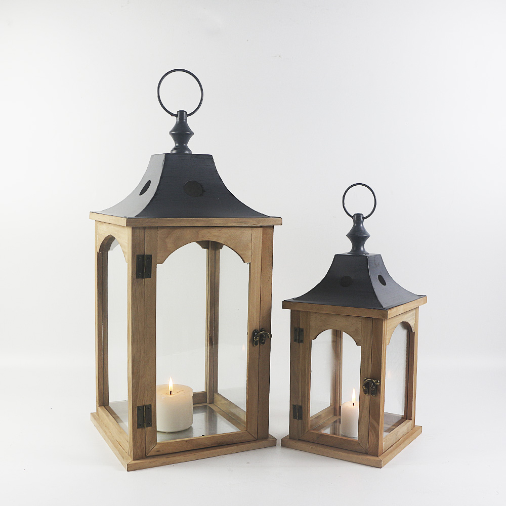 Set of 2 wood lantern.