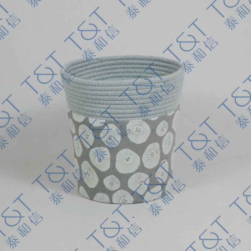 Stackable round storage basket