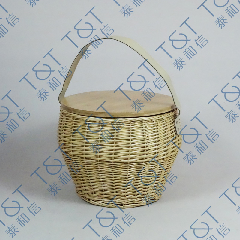 Picnic basket