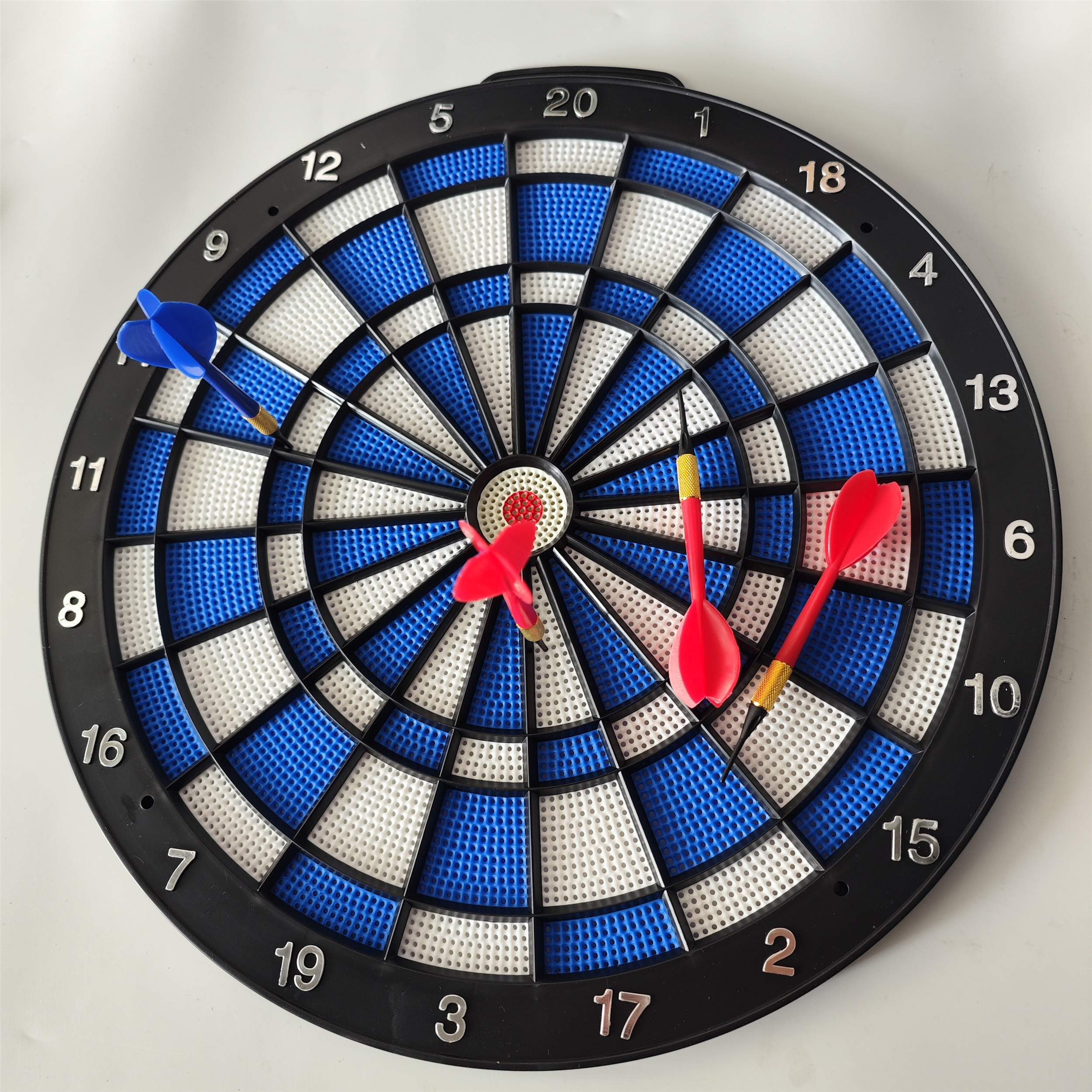 Safety dartboard