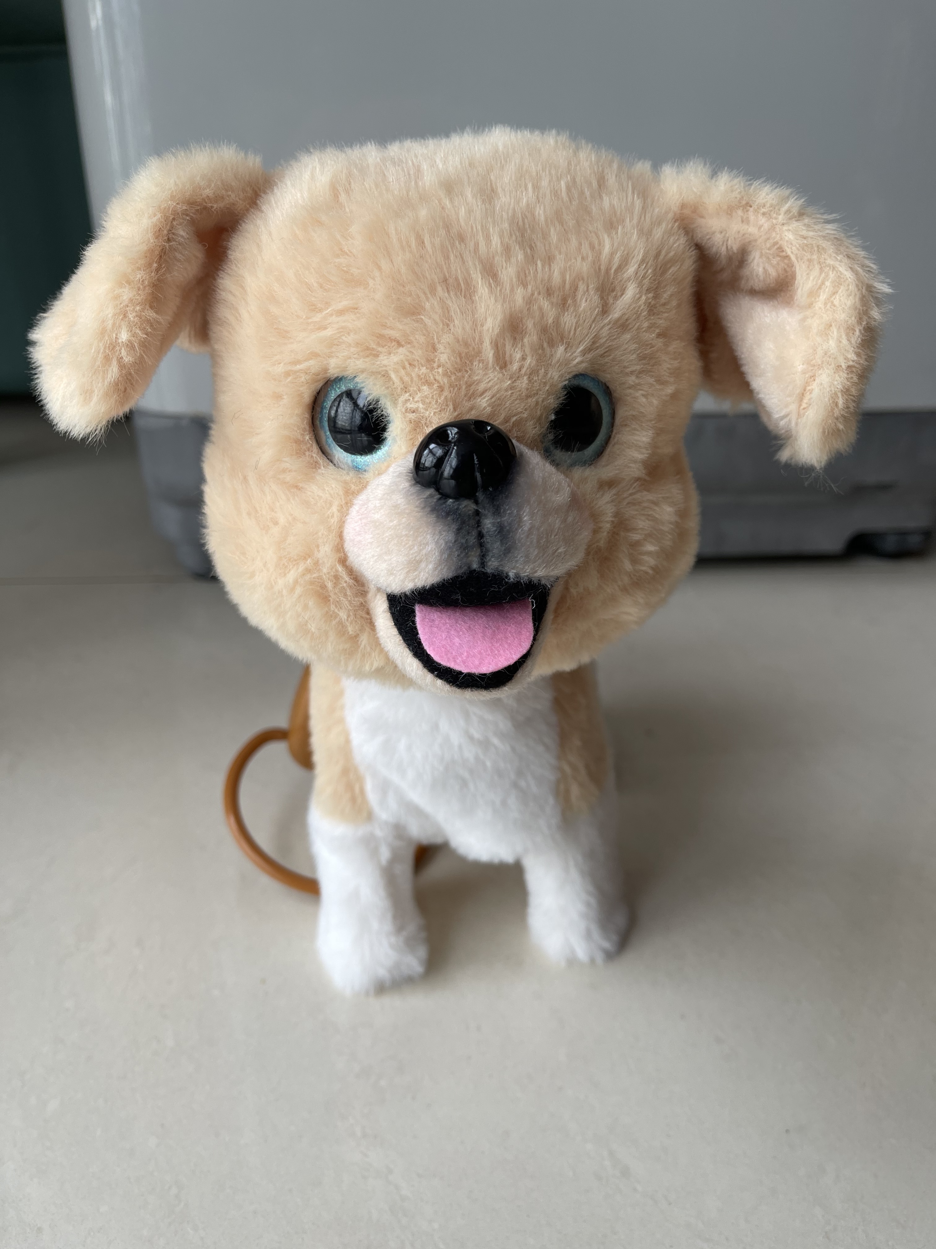 Plush electric toy dog