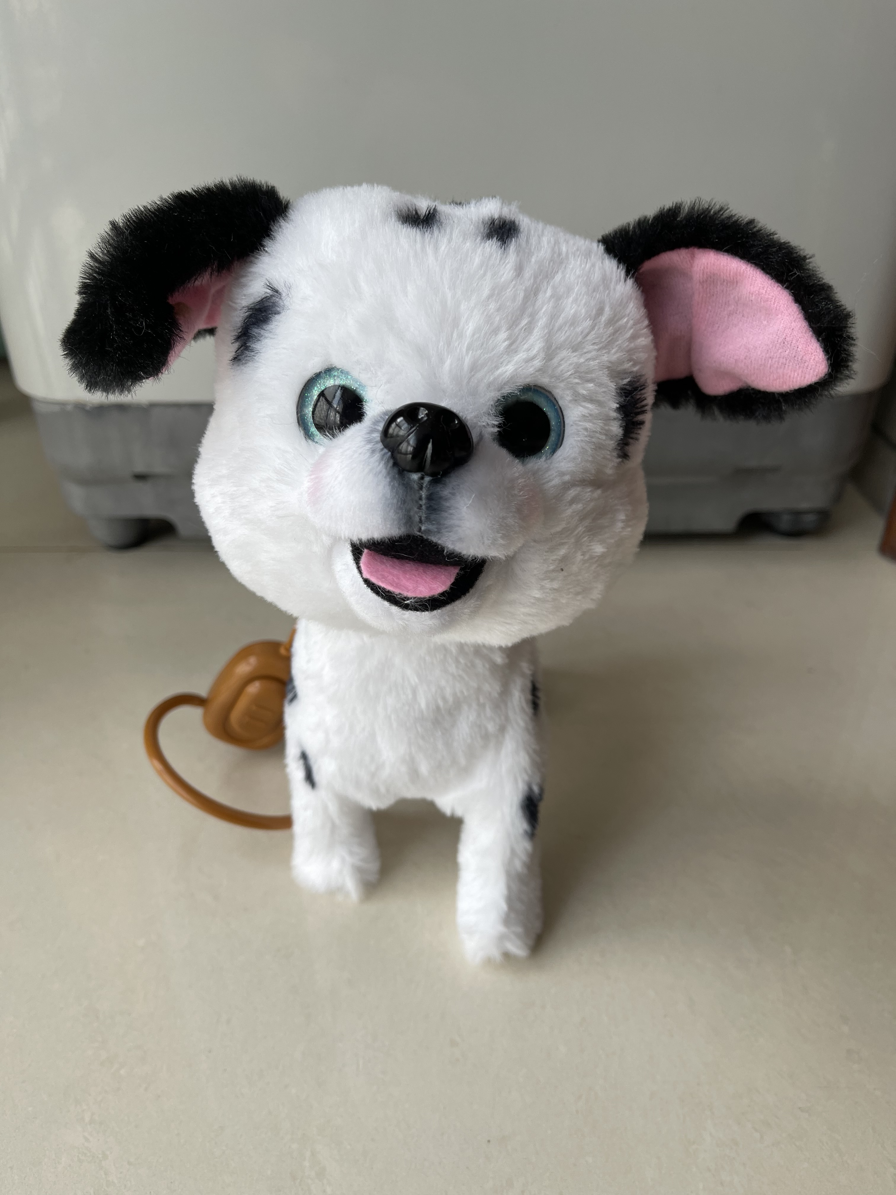 Plush electric toy dog