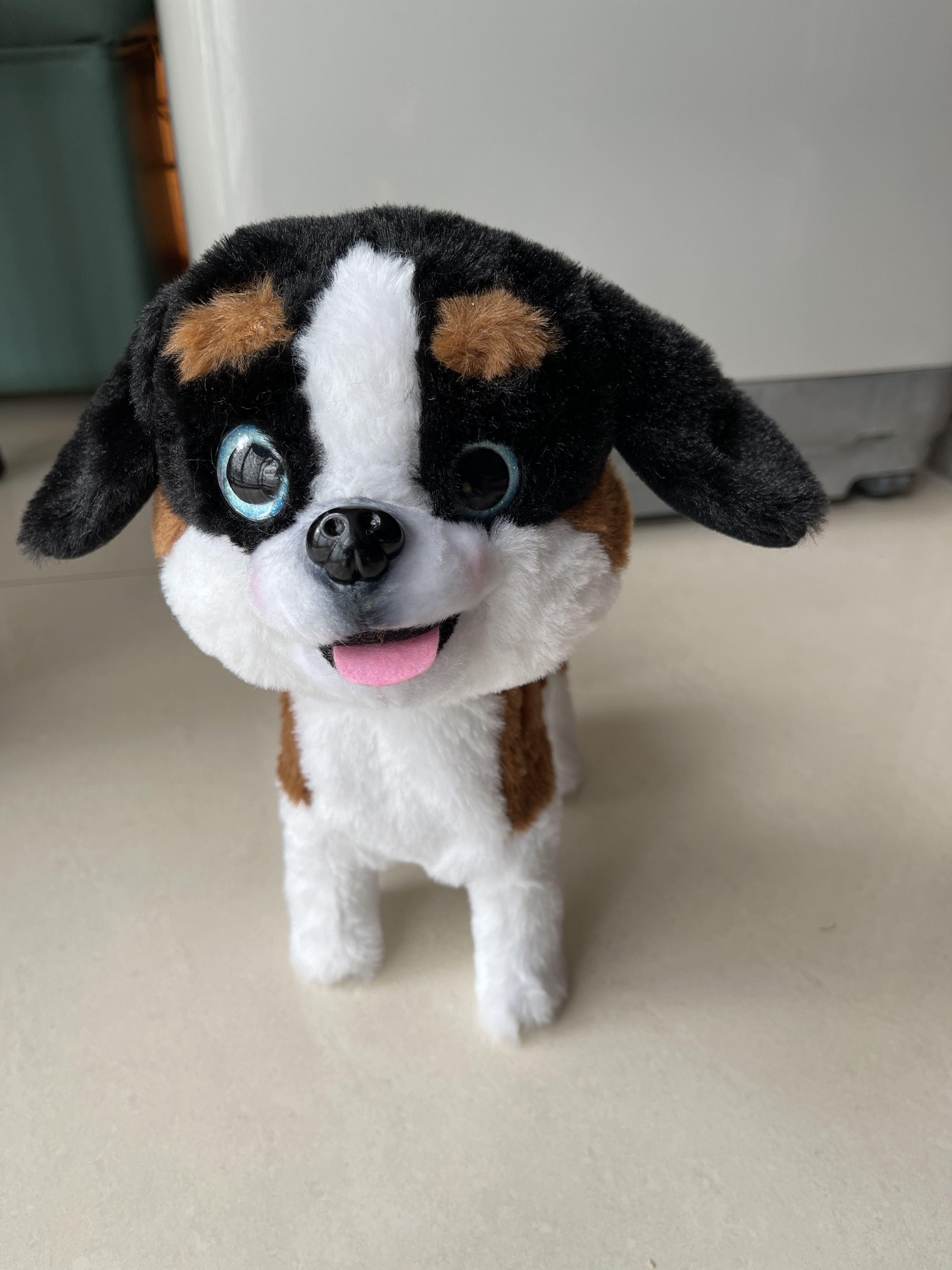 Plush electric toy dog