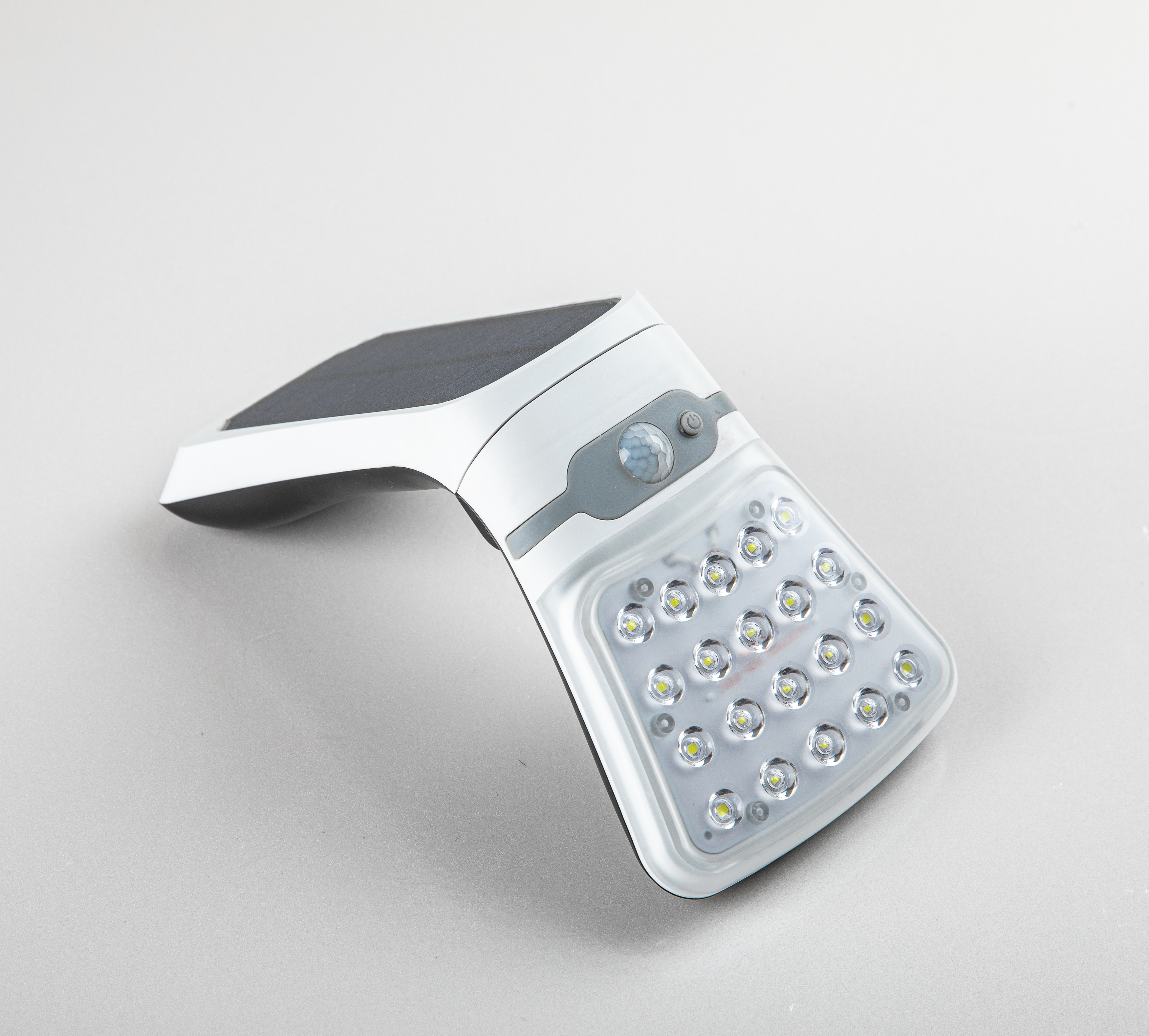 Solar wall light