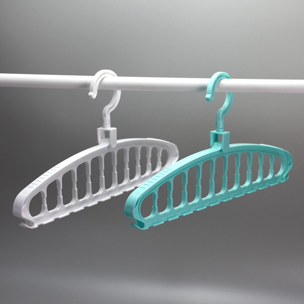 Plastic hanger