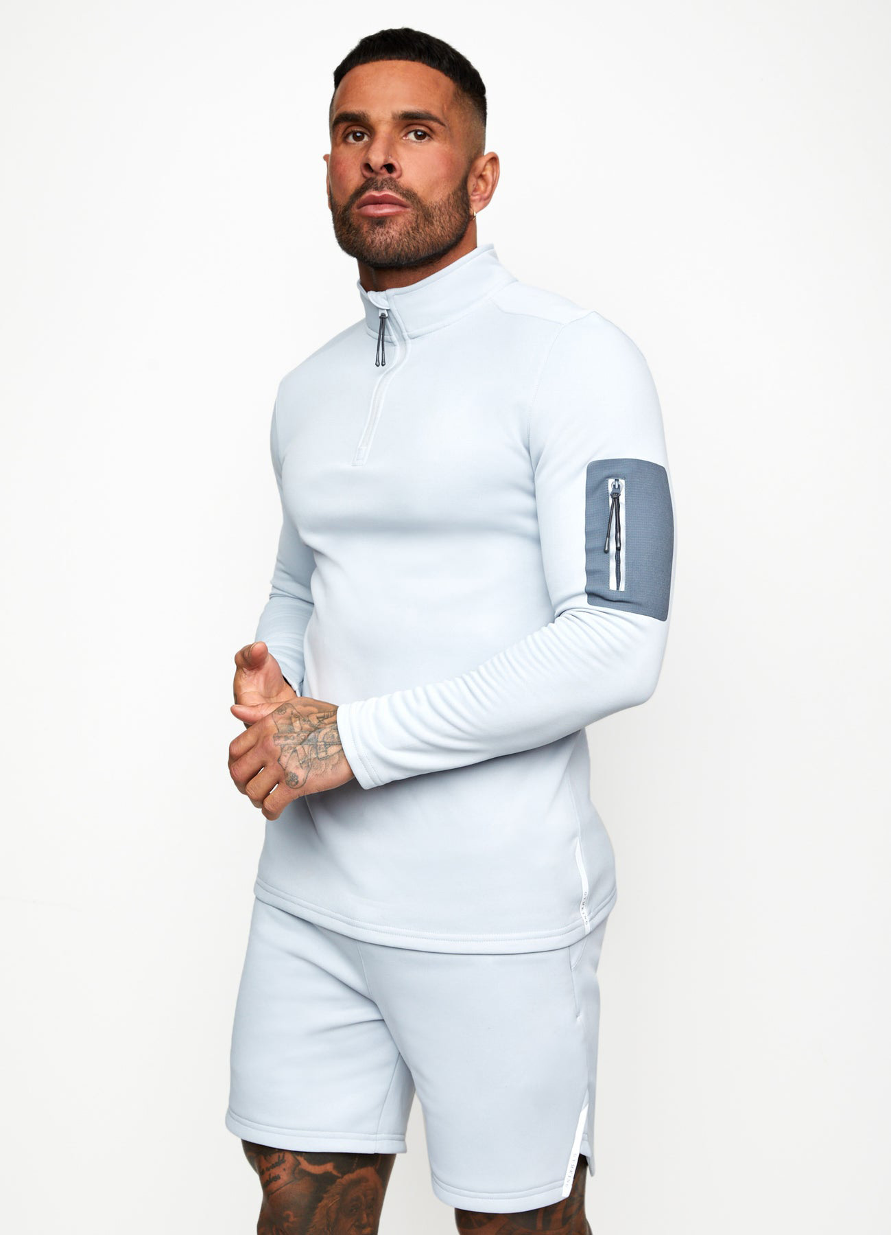 Muscle Fit Sportswear Mens Sweatshirts Gymwear Raglan Sleeve ZipPuller Moisture Wicking Outfit Shirt