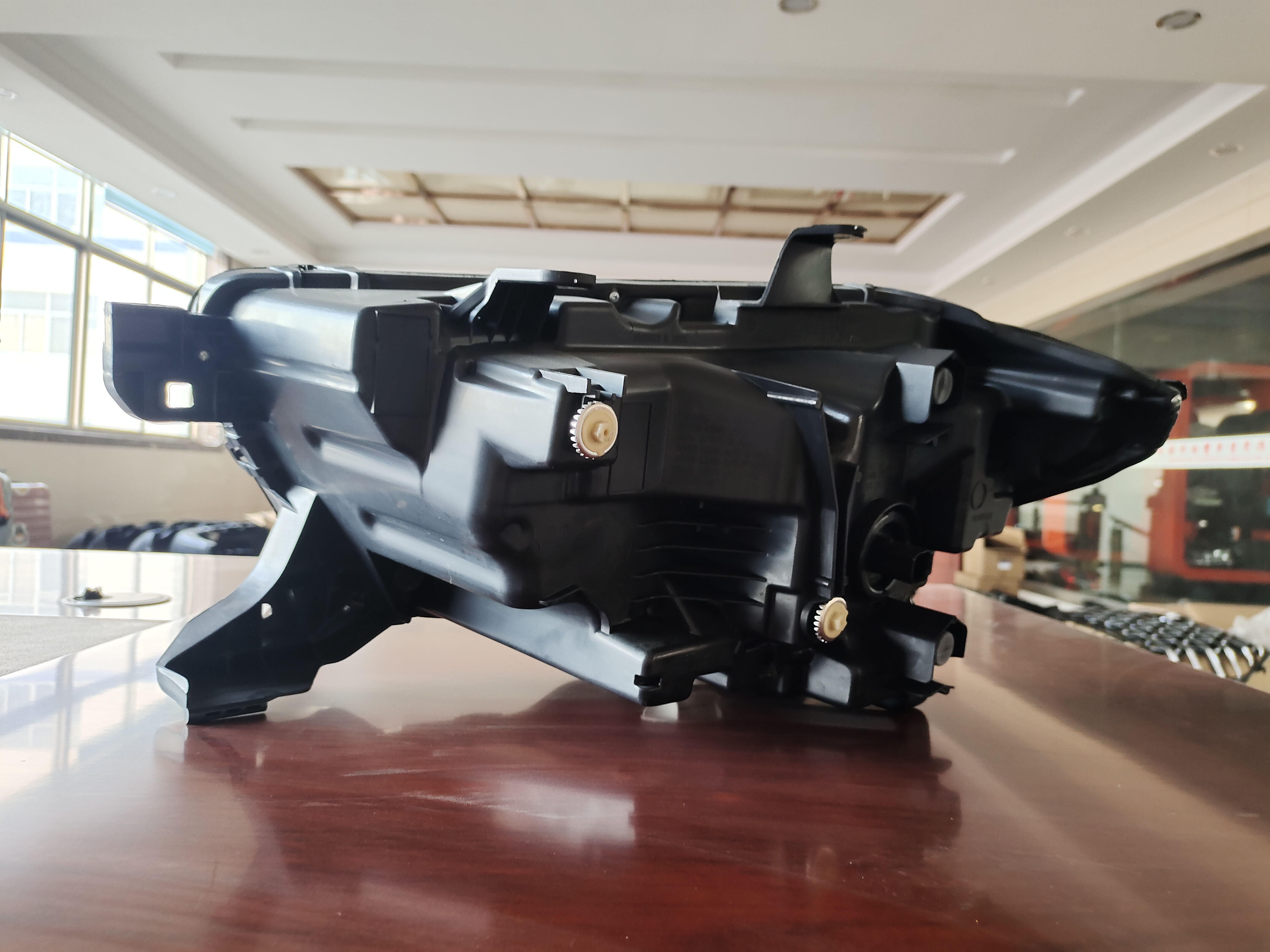 DANYANG YUEFENG VEHICLE CO.,LTD – llanta de caucho 2