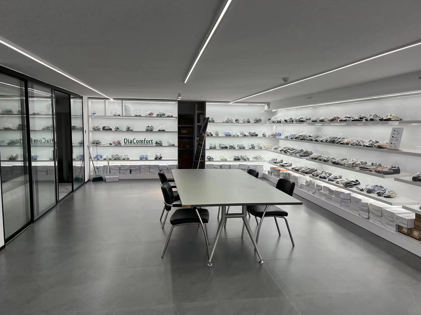 Quanzhou Nuobao Import and Export Trading Co., Ltd. – health shoes 1