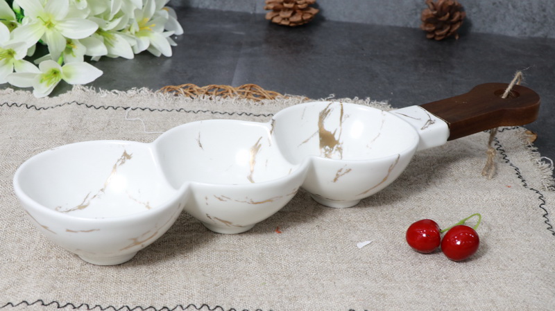Triple bowl with handle