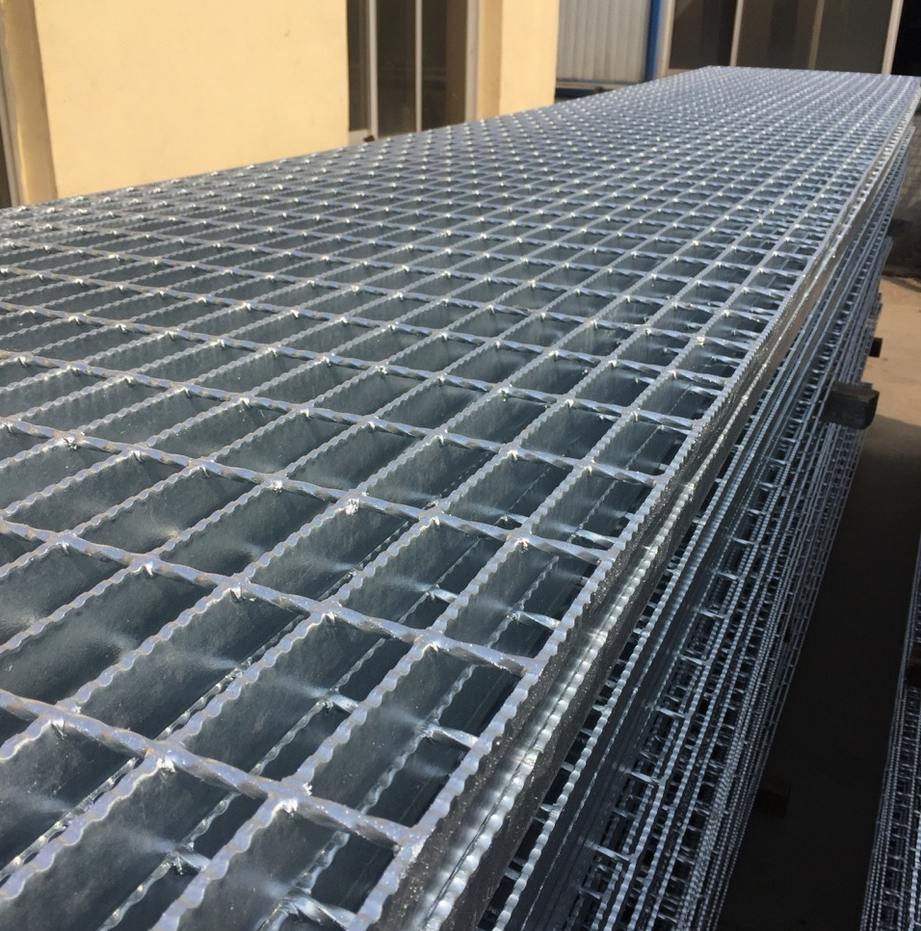 Hot dip galvanized steel grating