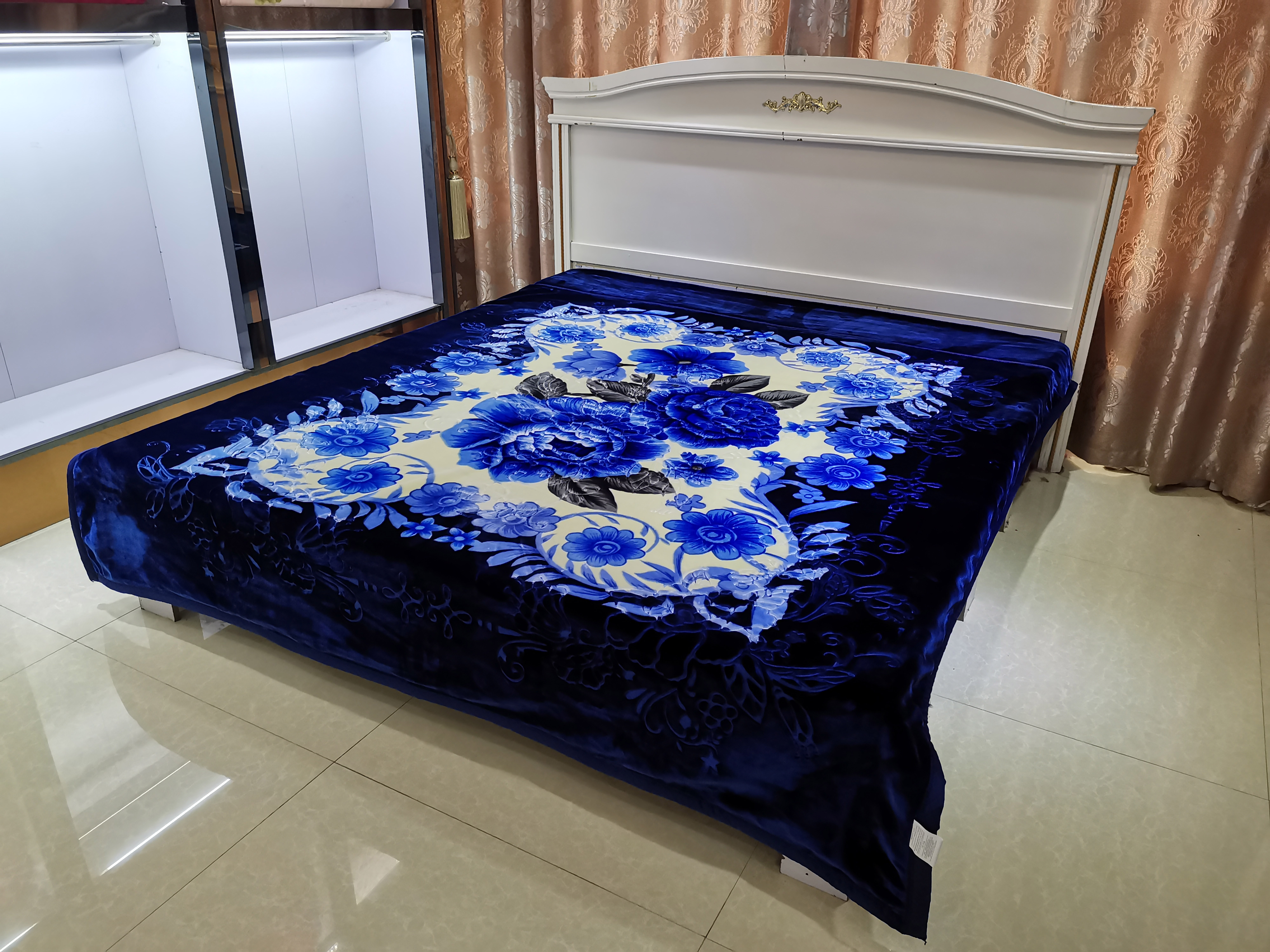 Raschel blanket