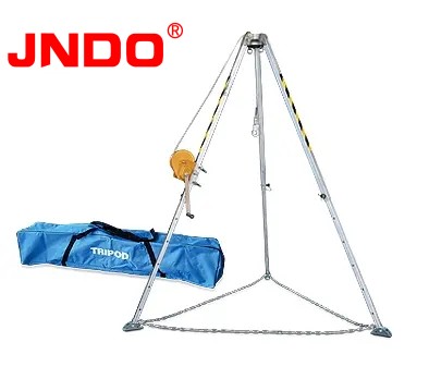 Rescue Tripod with Manual Winch