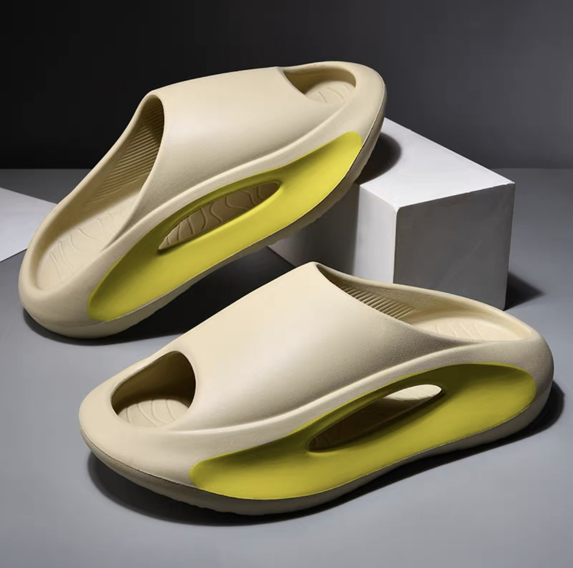 New Fashion Style Open-toe Slide for Men and Women Hot Style Slippers with Thick Sole