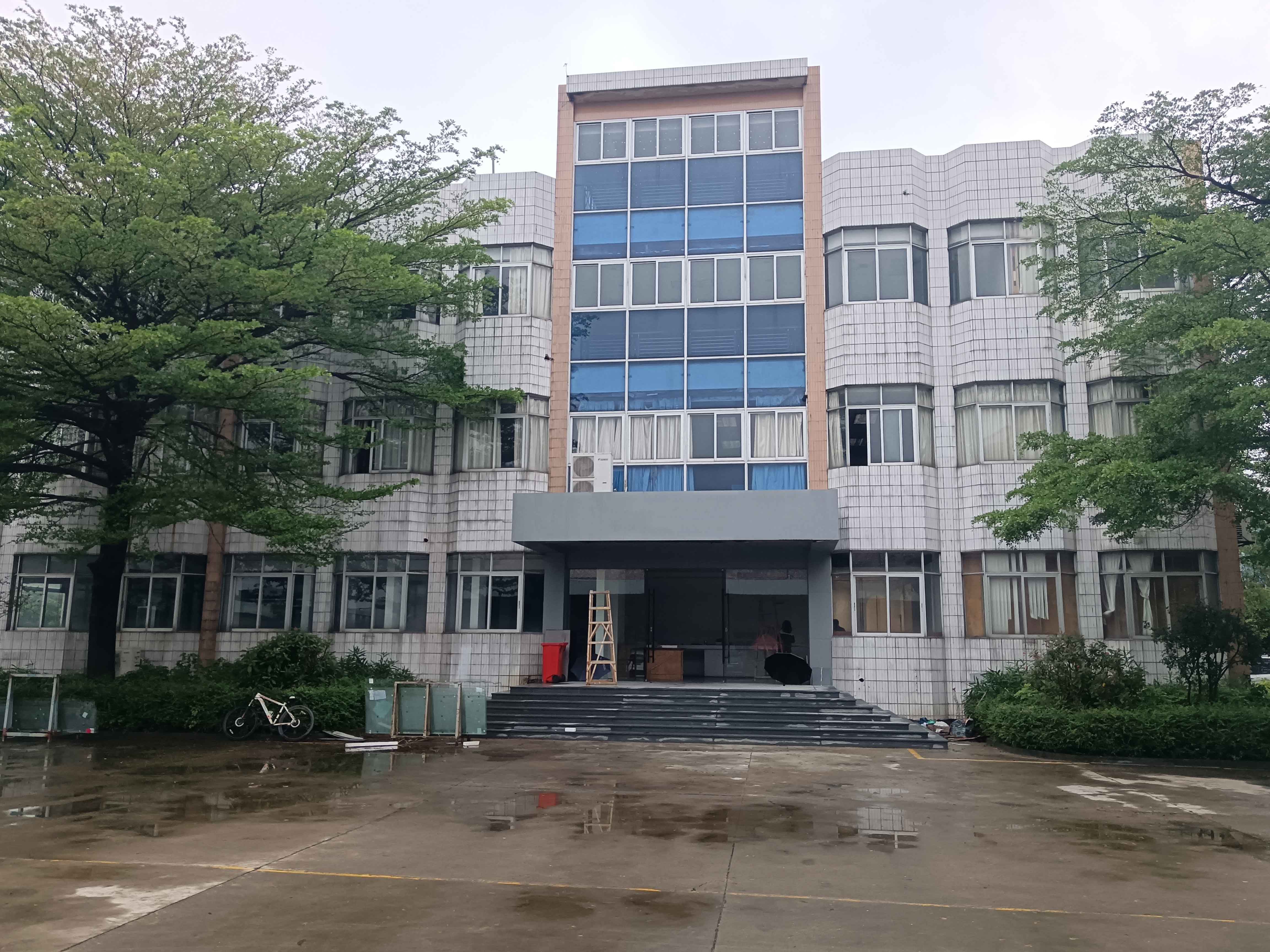 Zhongshan Tiejin Steel Kitchenware Co., Ltd. – Non-stick pans 1