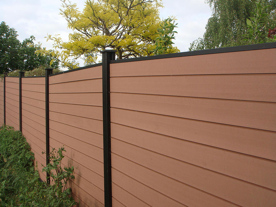 Popular and cheap plastic timber composite wpc fence