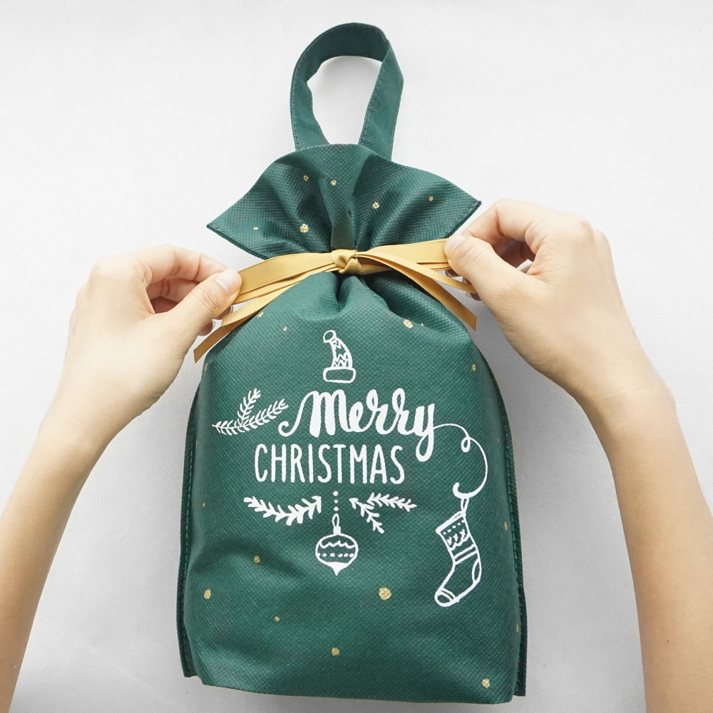 003 A Gift Bag Green Non-woven Christmas Handle Bag Drawstring Gift Bags With Golden Ribbon
