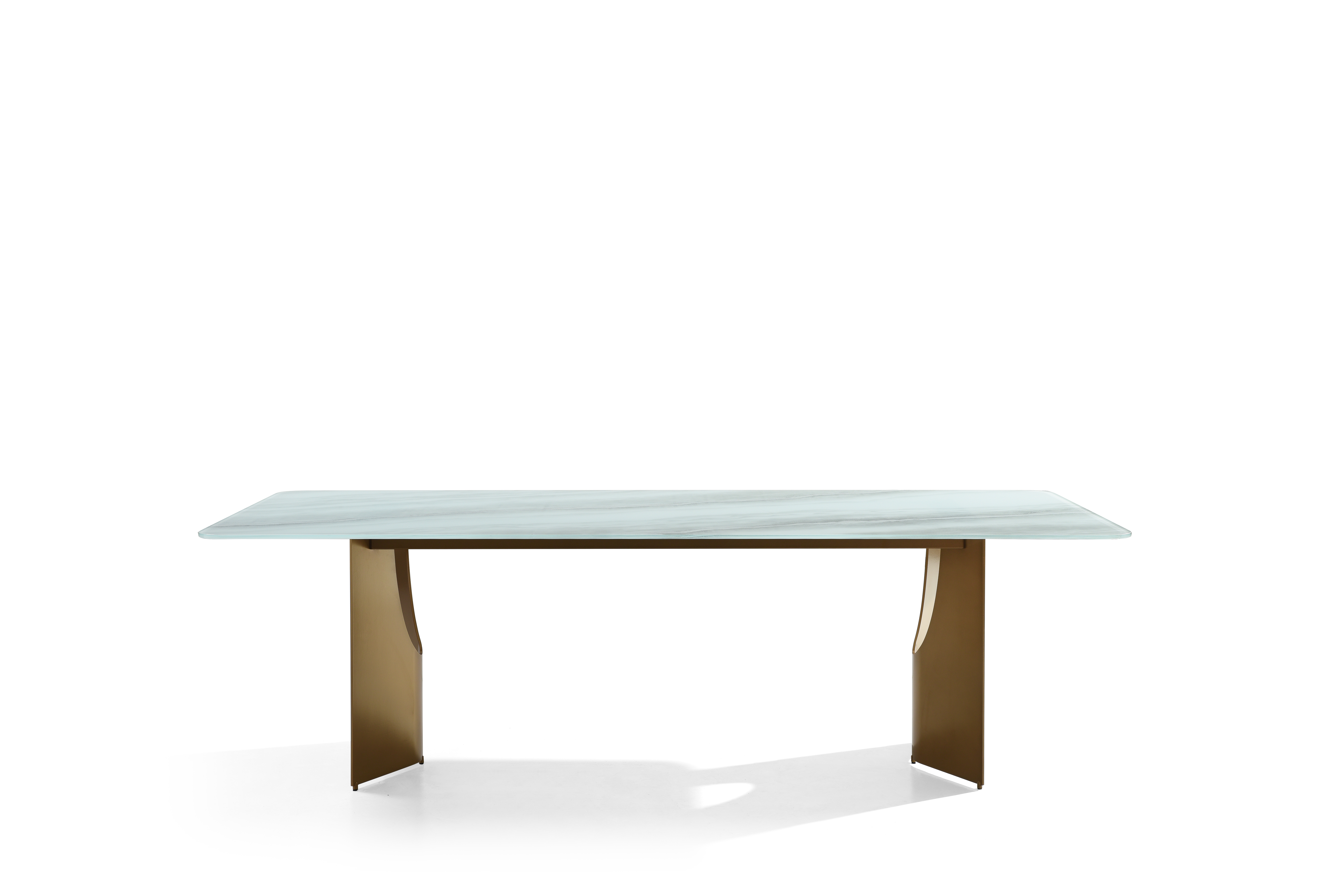 Dining tabke