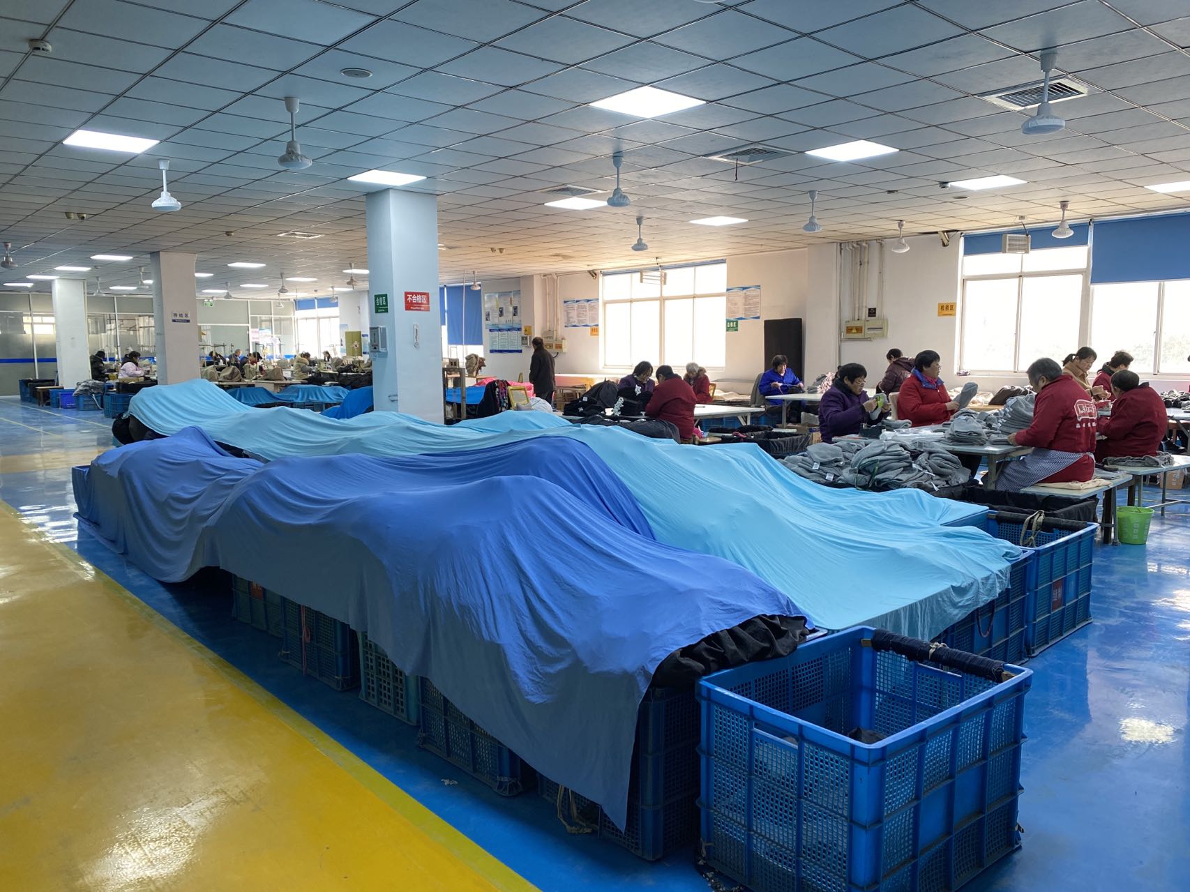 Zhangjiagang Huaqiang Knitting Garment Manufacturing Co., Ltd. – Photos produits 3