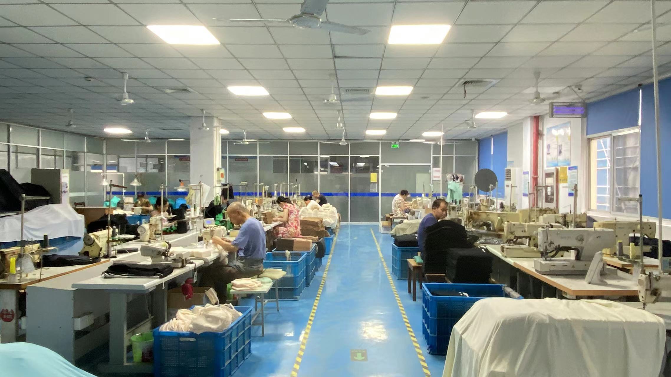 Zhangjiagang Huaqiang Knitting Garment Manufacturing Co., Ltd. – Photos produits 1