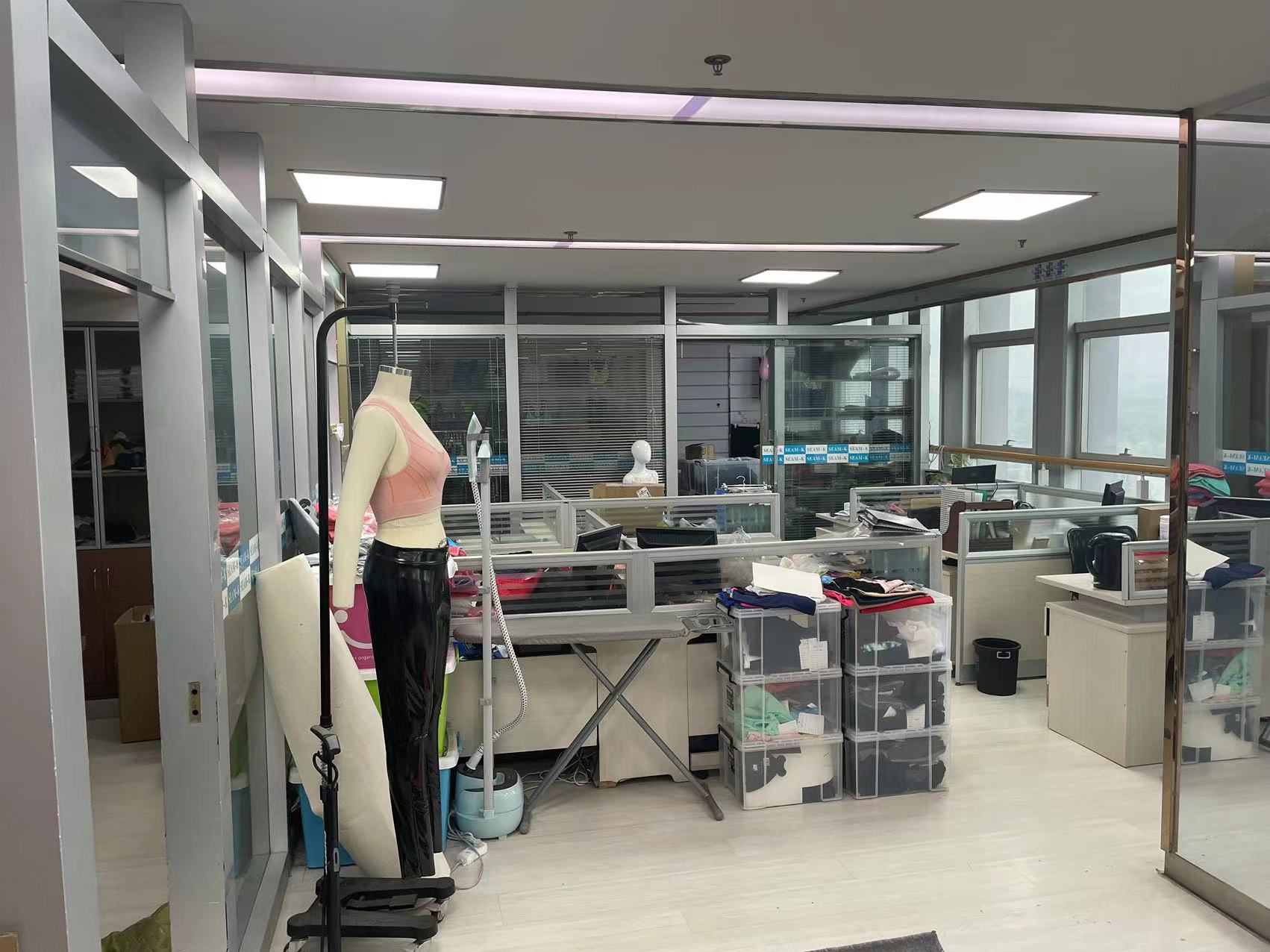 Zhejiang Junfeng Clothing Co., Ltd. – Women's pants 1