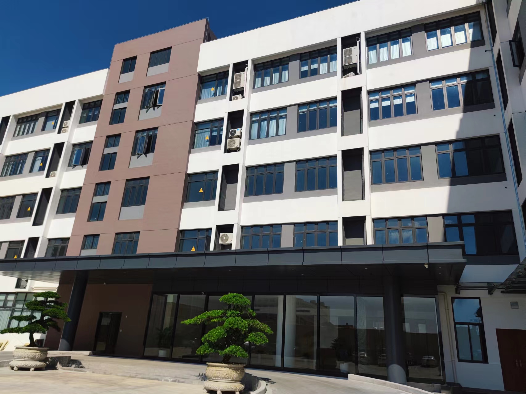 Zhangzhou Hongyuan Electronic Industry Co., Ltd. – sandwich maker 2