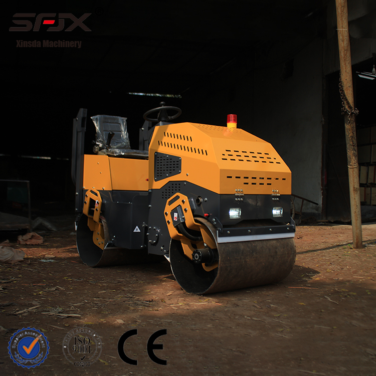 VR880 road roller