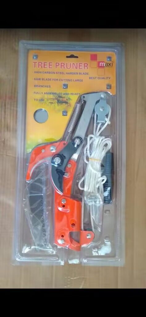 pruning tree saw