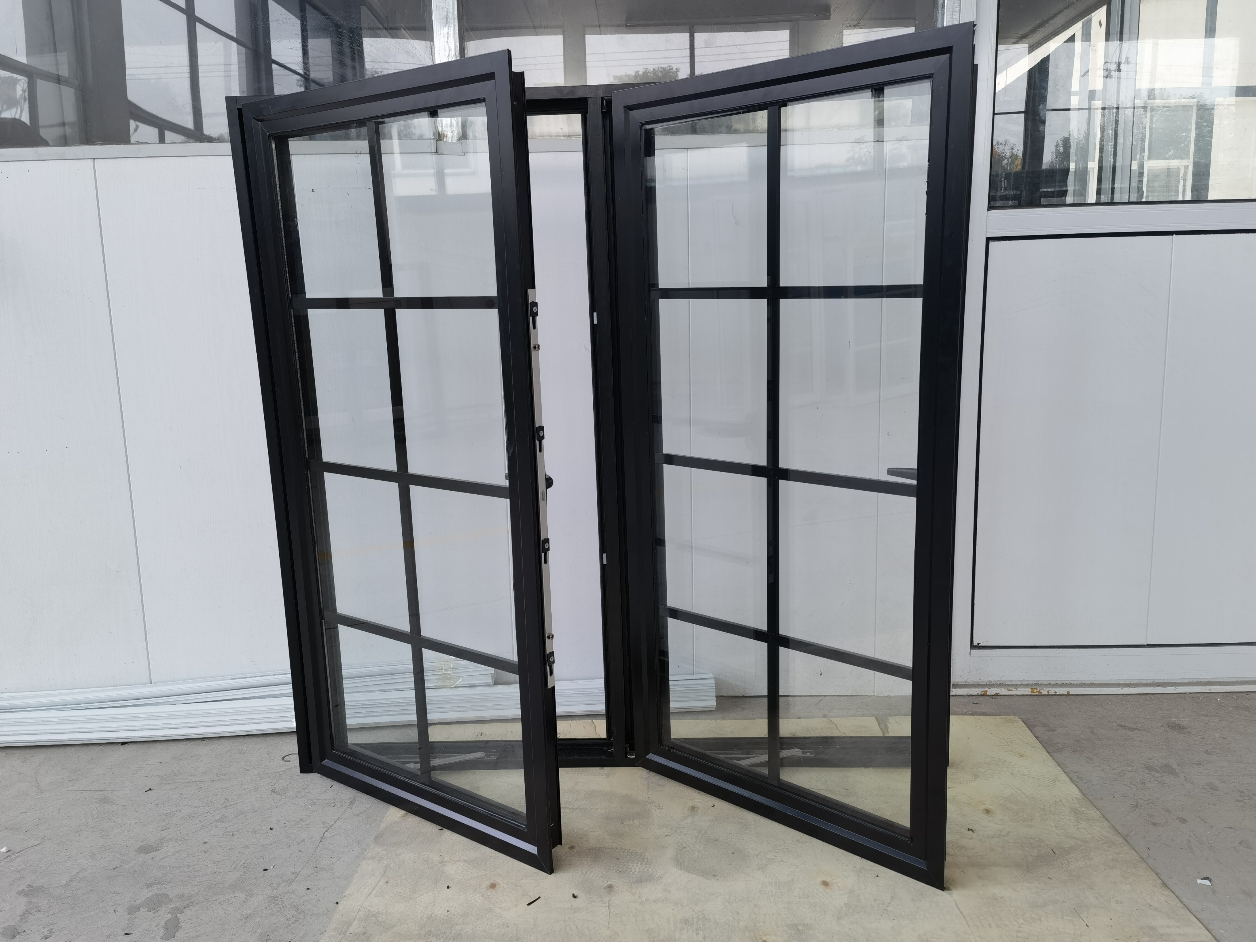 Aluminum window