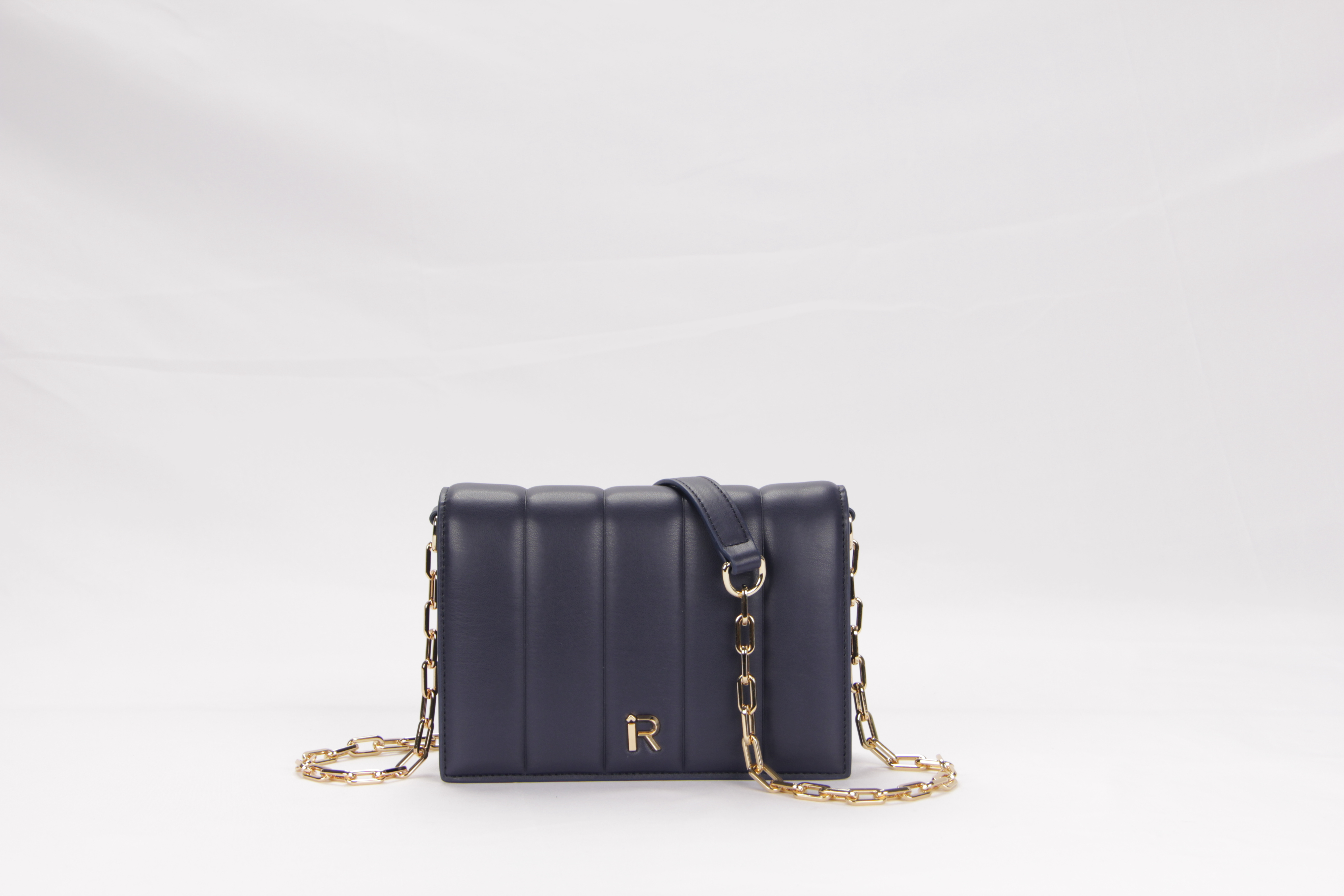 GUANGZHOU YUXI LEATHER CO.,LTD – ropa deportiva 4