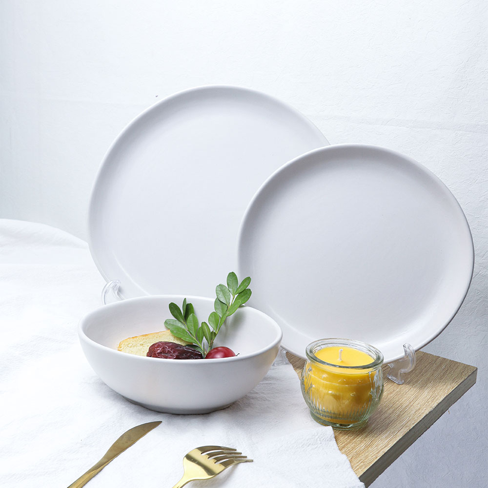 18 pieces white dinnerware set