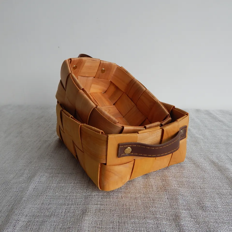 Woodchip storage basket