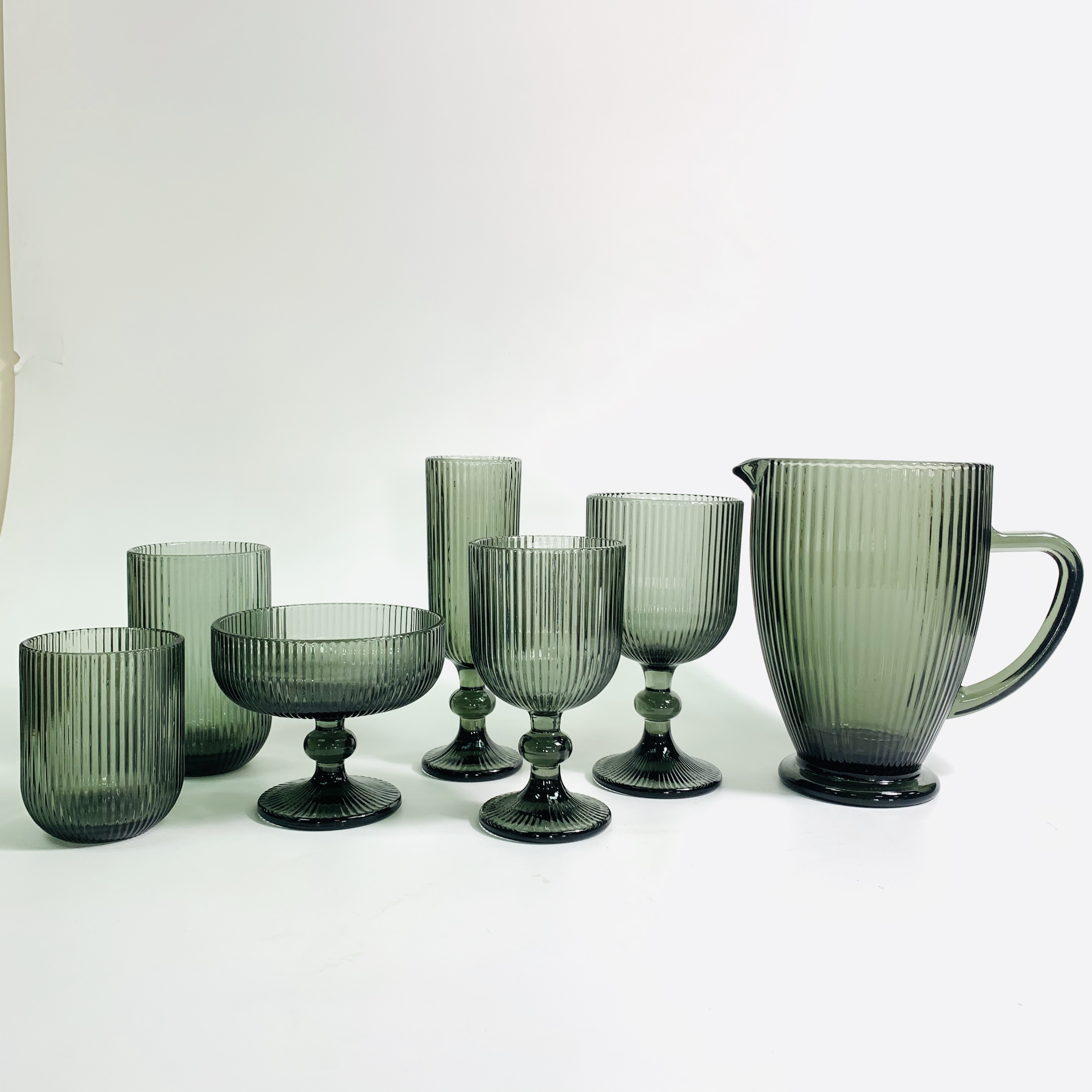Solid color glass jug and tumbler sets